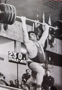 Мировой рекорд Василия Алексеева в Париже 14 февраля 1971 года.